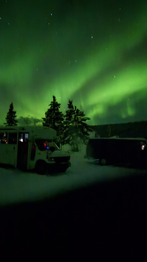 방한복·개썰매·오로라까지 전부 만족한 옐로나이프 여행