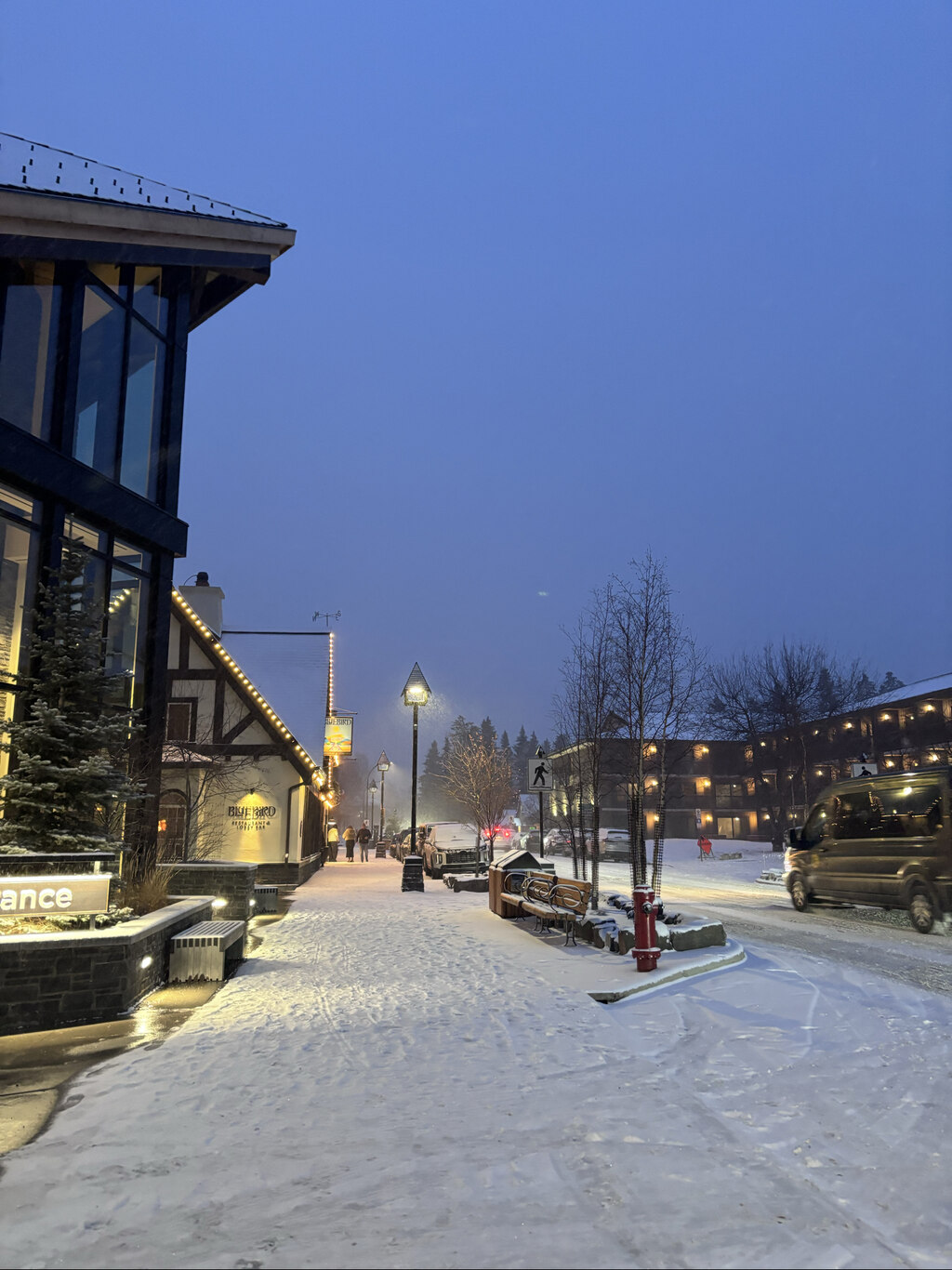십이만 이천봉의 웅장한 설산을 보면서 겸손함을 배운 여행