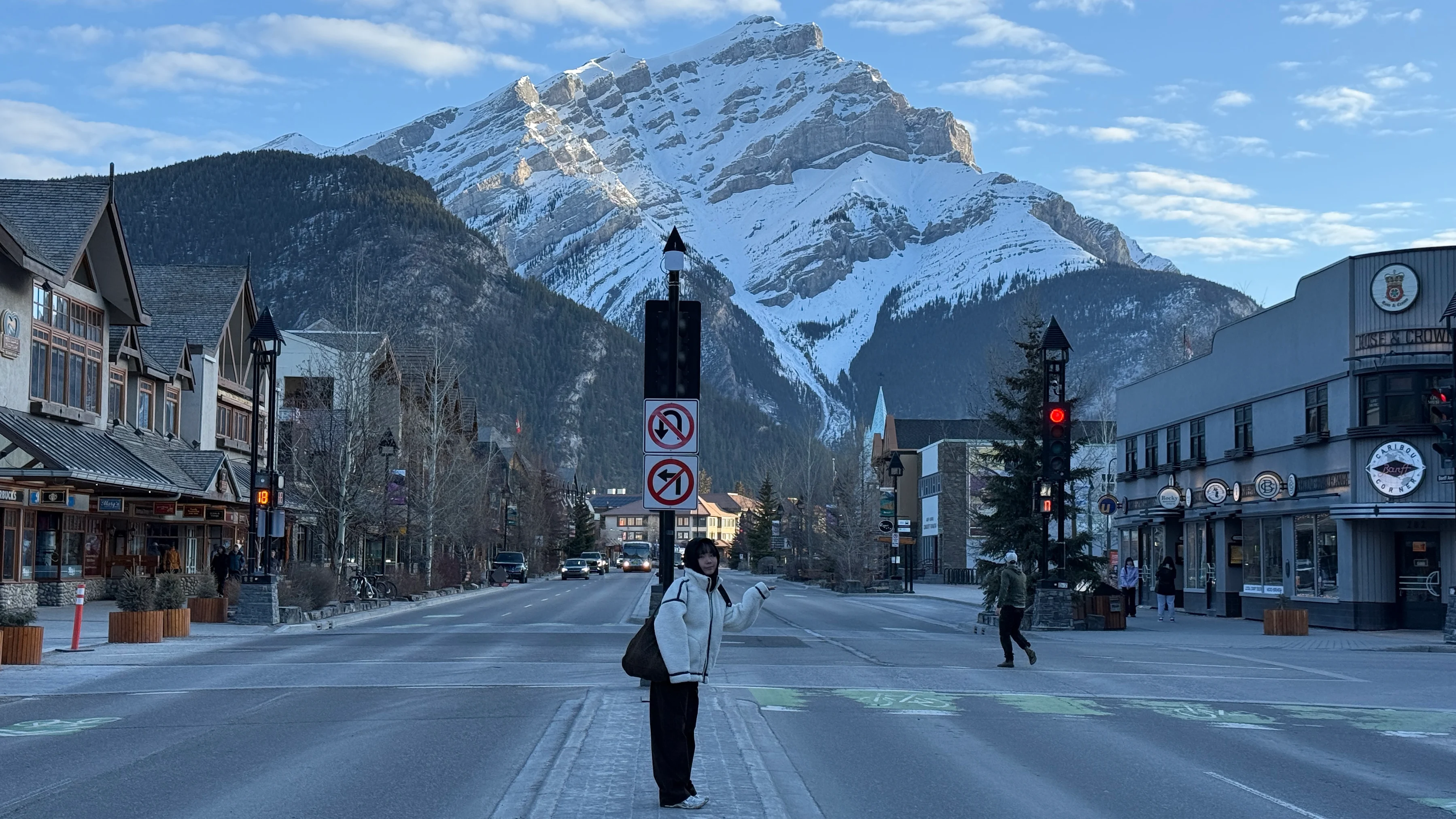 부모님 모시고 첫 캐나다 여행이었는데 덕분에 편안하게 잘 했습니다. 사진도 정말 잘 찍어주셔서 부모님이 만족해하셨어요. 